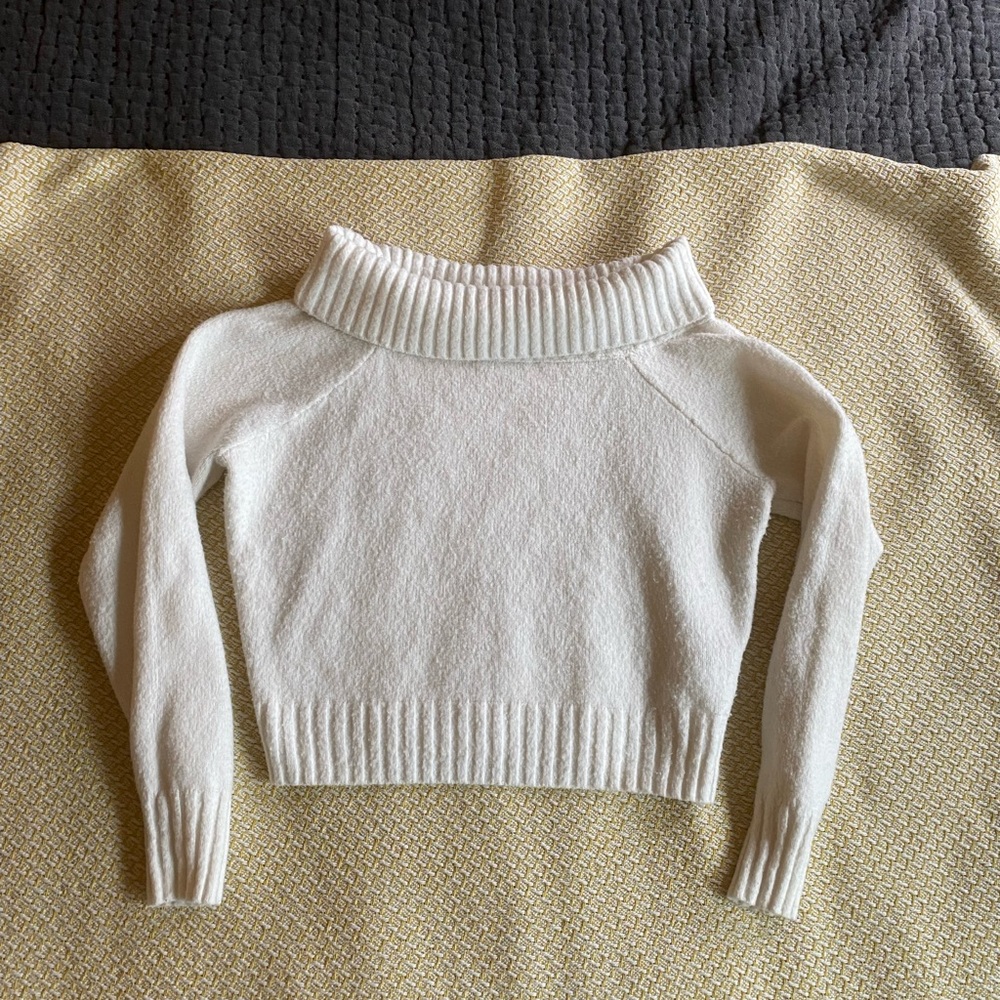 Hollister Off-White Turtleneck Sweater